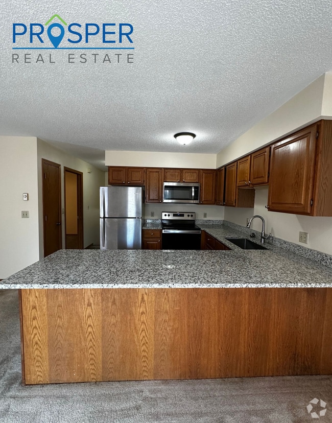 Building Photo - Spacious 3 Bedroom!