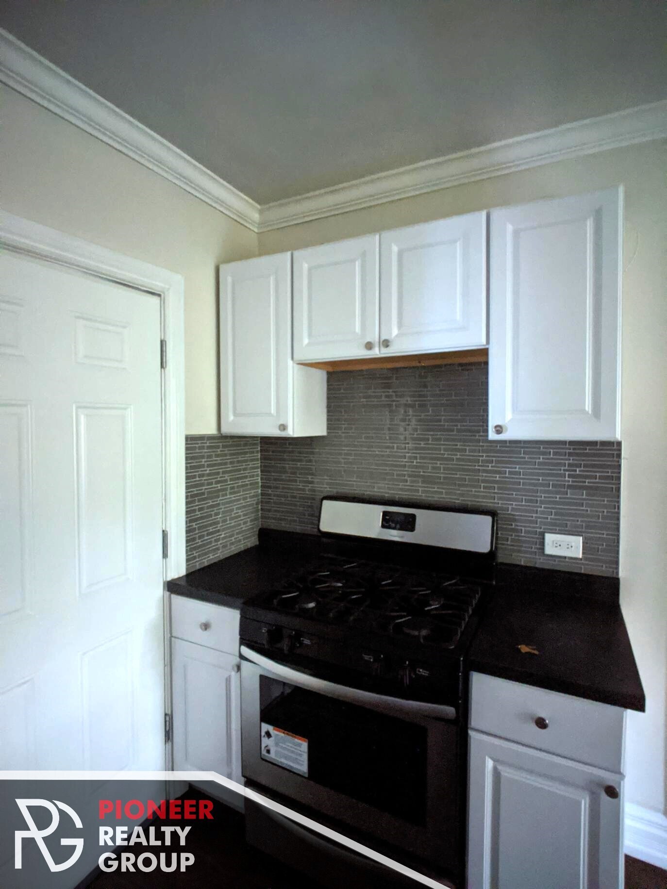 Building Photo - 1048 W Lill Ave