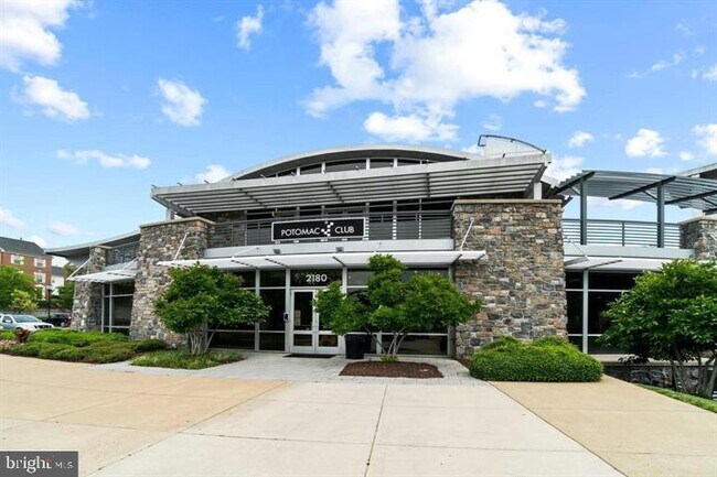 Building Photo - 2251 Oberlin Dr