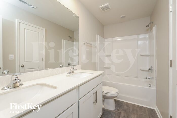 Building Photo - 133 Expansive Dr