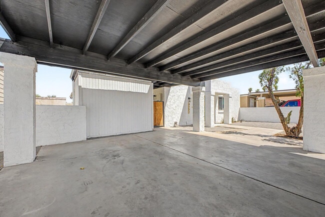 Building Photo - 4127 N 106th Ave