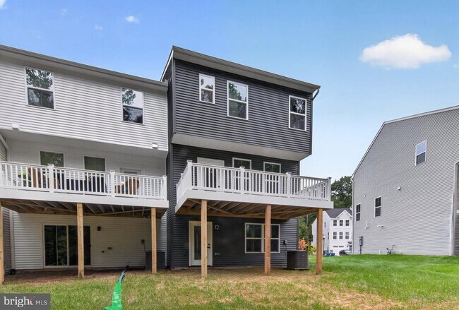 Building Photo - 1863 Bergerac Ct