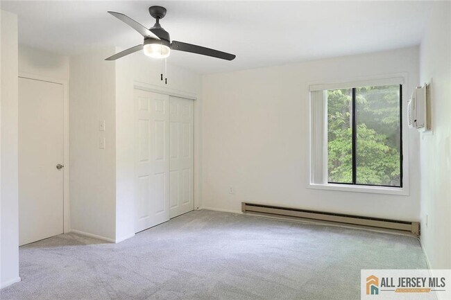 Building Photo - 174 Amberly Dr