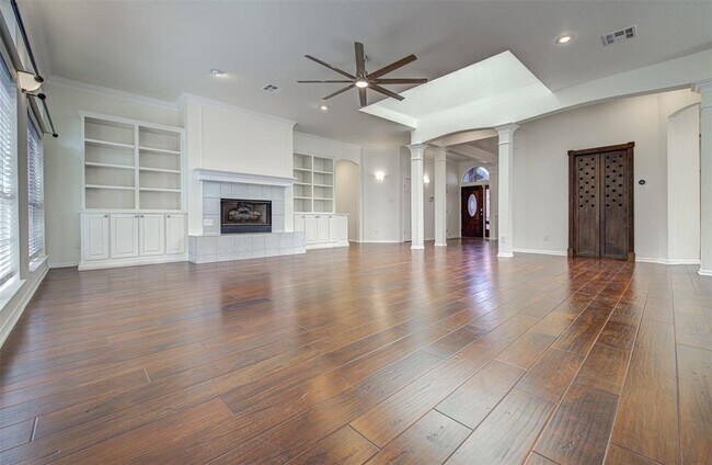 Building Photo - 6005 Sierra Leon