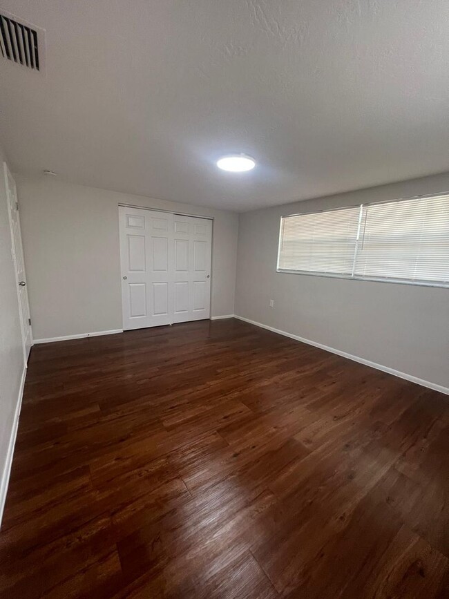 Building Photo - Updated, 2/2 Home Available now!