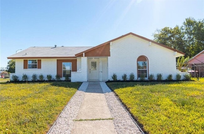 Primary Photo - 11034 Ledford Ln
