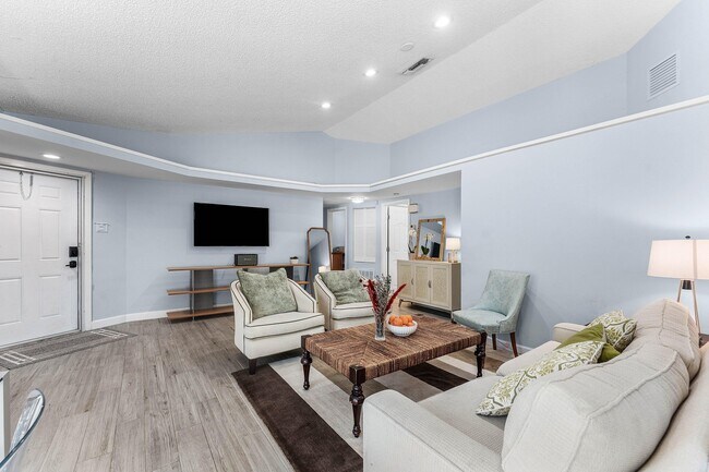 Building Photo - 559 NW 38th Terrace