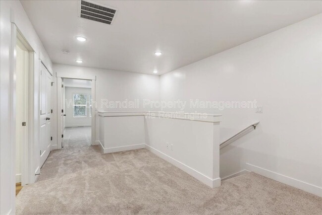 Building Photo - 1045 N 200 W