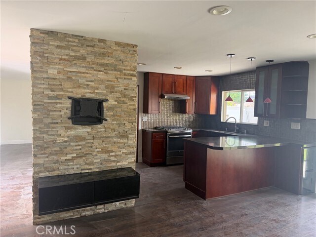 Building Photo - 22149 Welby Way
