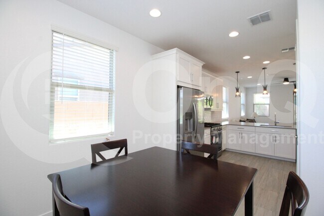 Building Photo - 8908 W Bethany Heights Dr