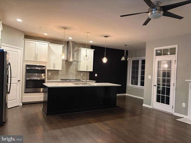 Primary Photo - 4204 Lariat Way