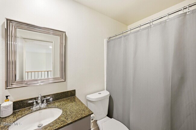 Building Photo - 974 Quarterhorse Ln