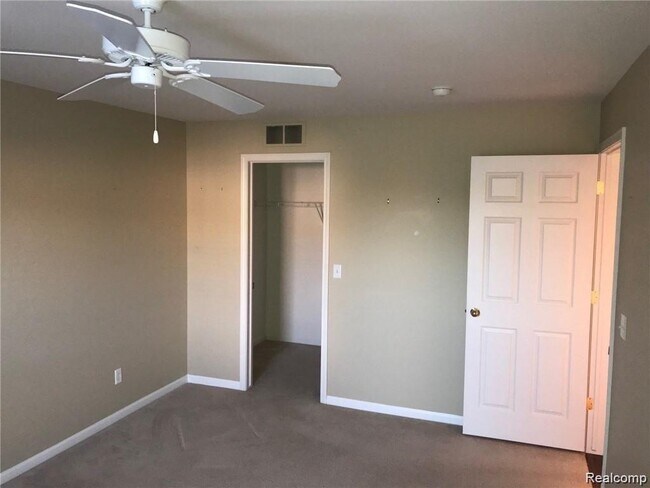 Building Photo - 27208 Chesapeake Cir