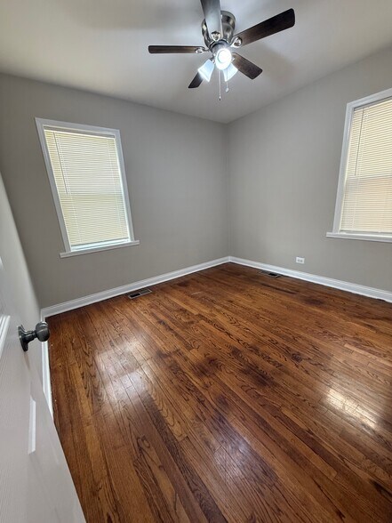 Building Photo - 10154 S Calumet Ave