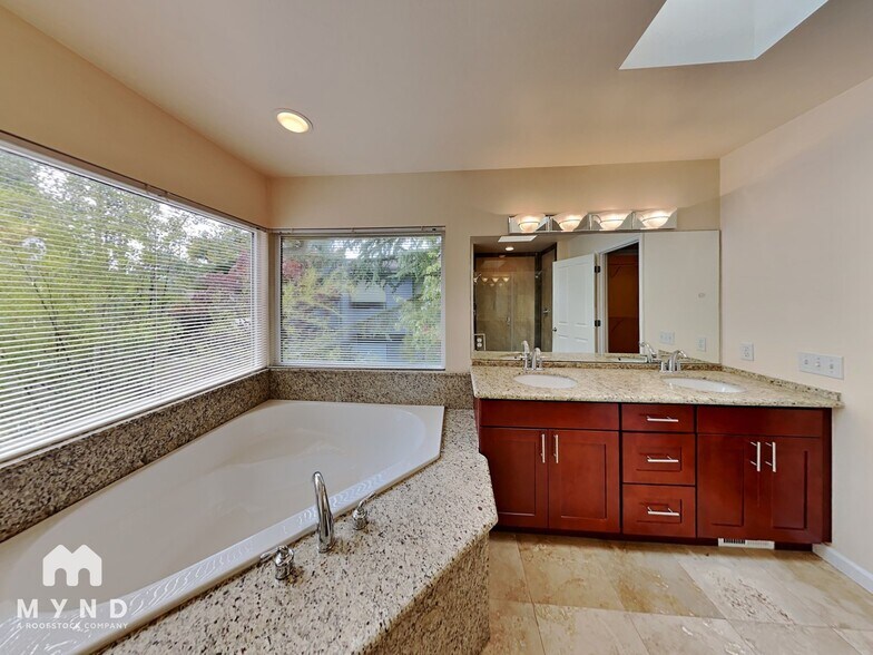 Building Photo - 13327 2nd Ave NE