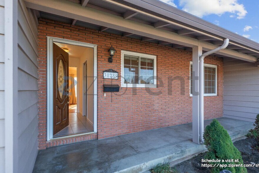 Building Photo - 38289 Ballard Dr