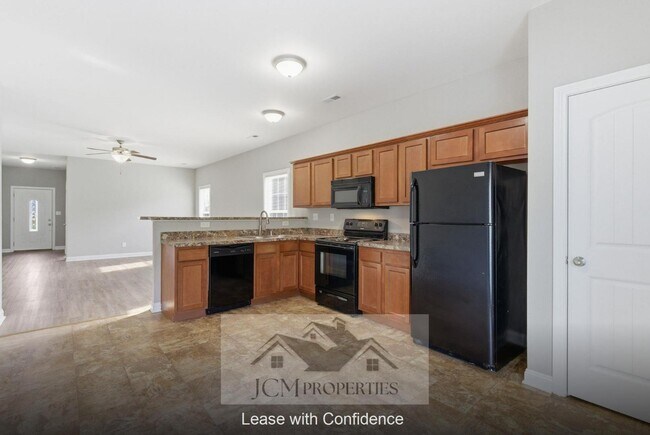 Building Photo - 925 Dawson Creek Way