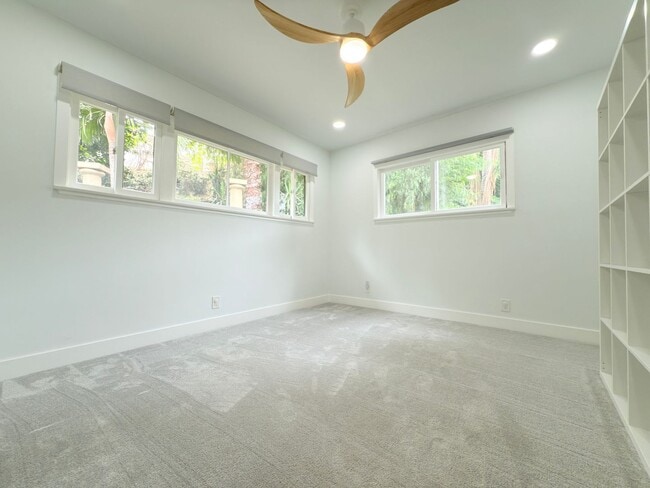 Building Photo - Luxury 3-Bedroom + Bonus Room Home in Gated Shadow Hills Community – Short & Long Term Available