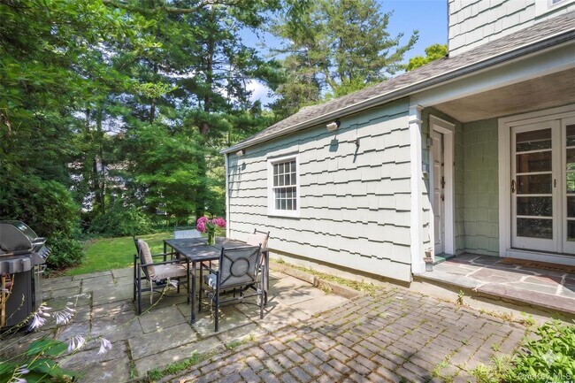 Building Photo - 224 Mamaroneck Rd