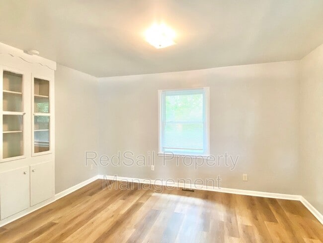 Building Photo - 34 Warren Dr