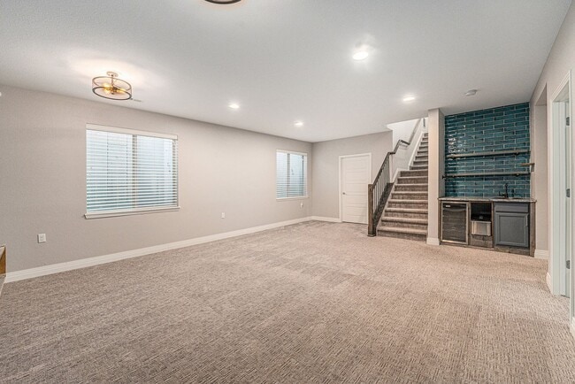 Building Photo - 3 bed/3 bath Amazing House close to Stanle...