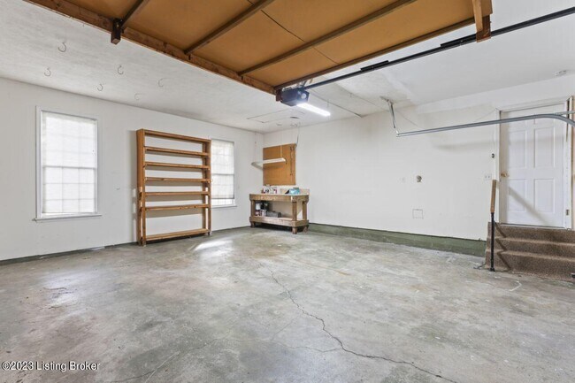 Building Photo - 3002 Lime Kiln Ln