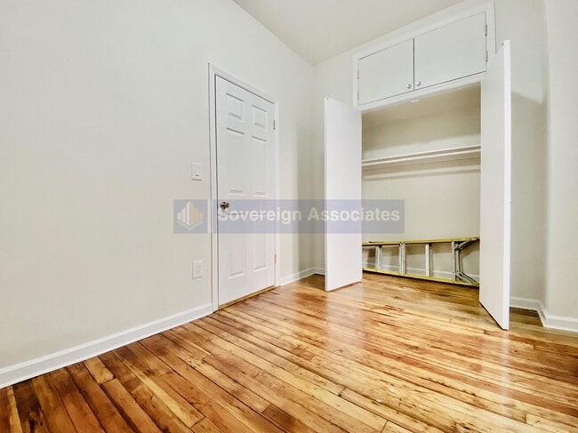 Building Photo - 209 W 108th St