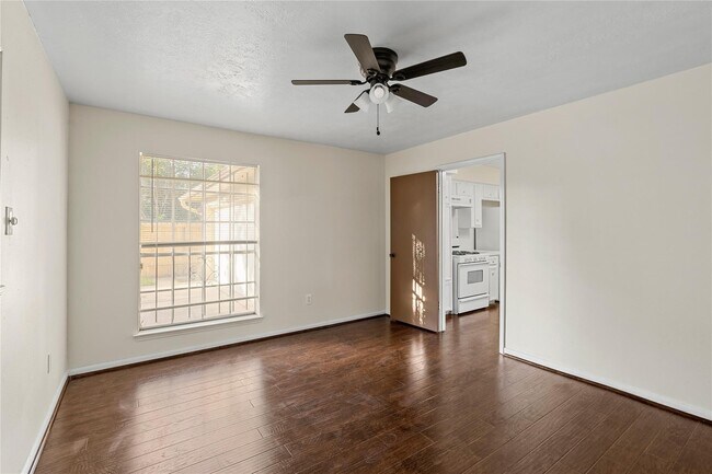 Building Photo - 11007 Gatlinburg Dr