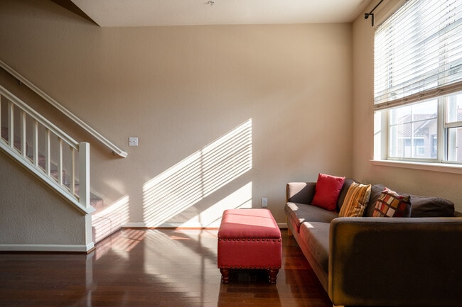 Building Photo - 1327 Auzerais Ave