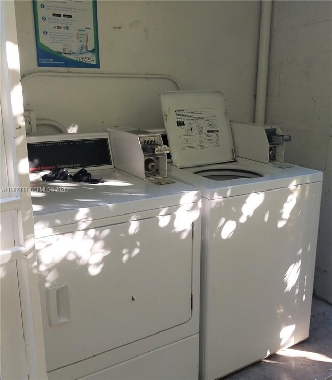 Building Photo - 7510 Carlyle Ave