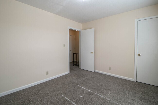 Building Photo - 371 Peabody Dr