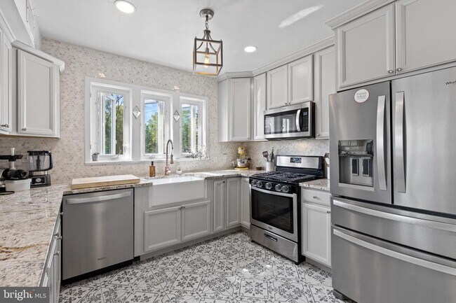 Building Photo - 4500 Eastway Ct