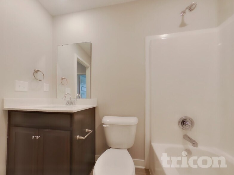 Building Photo - 1303 Eton Wy