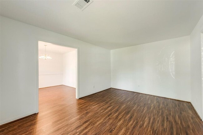 Building Photo - 6310 Ash Oak Dr
