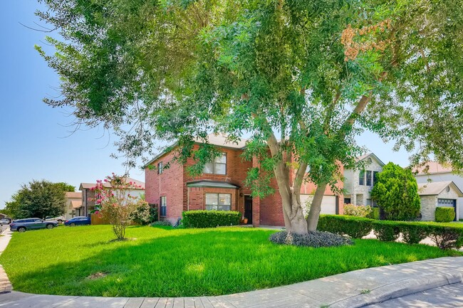 Building Photo - BEAUTIFUL HOME  |  OPEN CONCEPT  |  3 LIVING AREAS  |  FURNISHED OPTION  |  NEAR SCHOOLS & SHOPPING