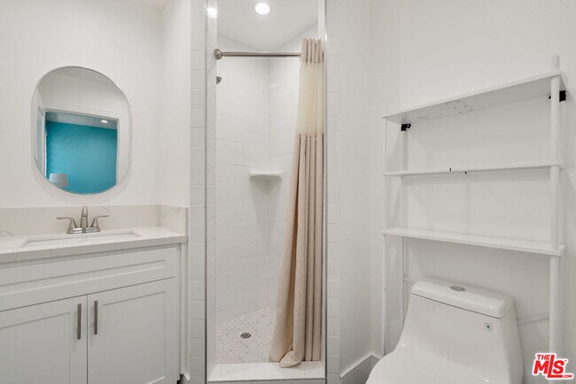 Building Photo - 1341 Mariposa Ave