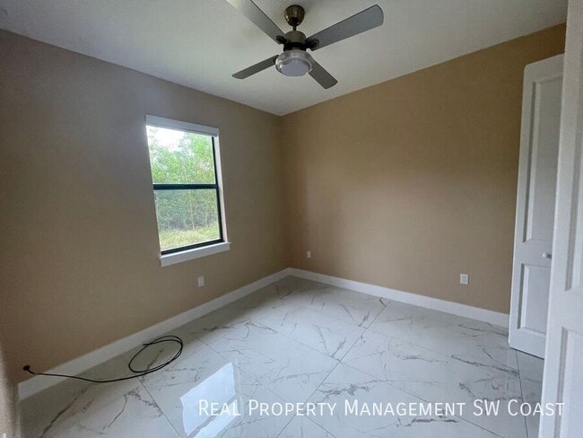 Building Photo - 4267 4th Ave SE