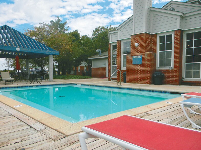 Chardonnay Apartments 820 E Montclair St Springfield MO 65807