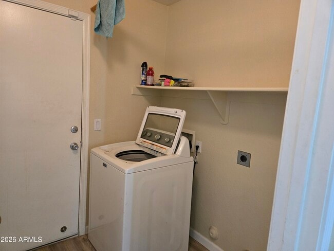 Building Photo - 5365 W Augusta Ave