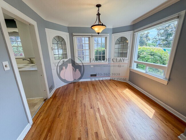 Building Photo - Spacious NE Salem Character Home | Pet Friendly | Central Heat