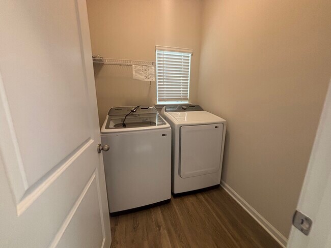 Building Photo - 137 Nighthawk Ln