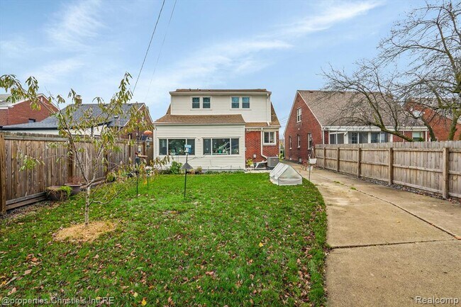 Building Photo - 469 Kerby Rd