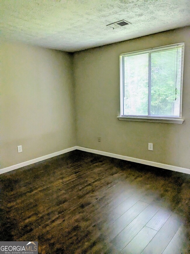 Building Photo - 137 Wynnmeade Pkwy