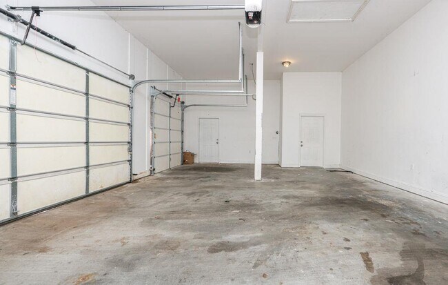 Building Photo - 3873 King Edward Trail SW