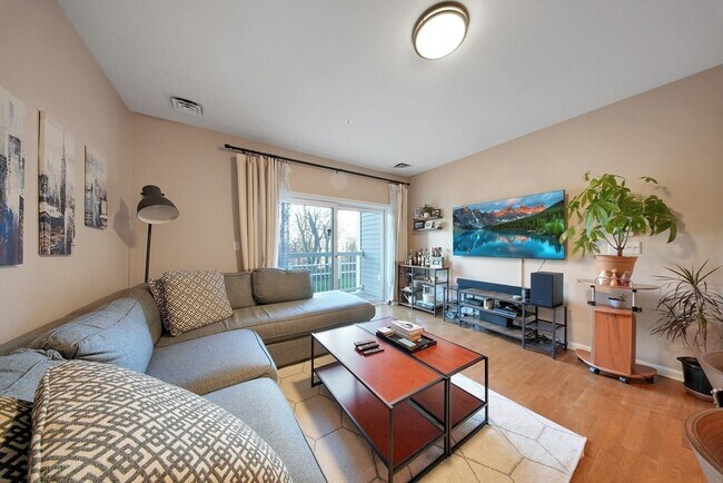 Building Photo - 110 Trotter Rd