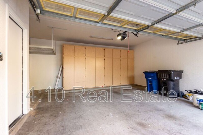 Building Photo - 3632 E Sebastian Ln