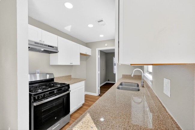 Building Photo - 7726 Claiborne St