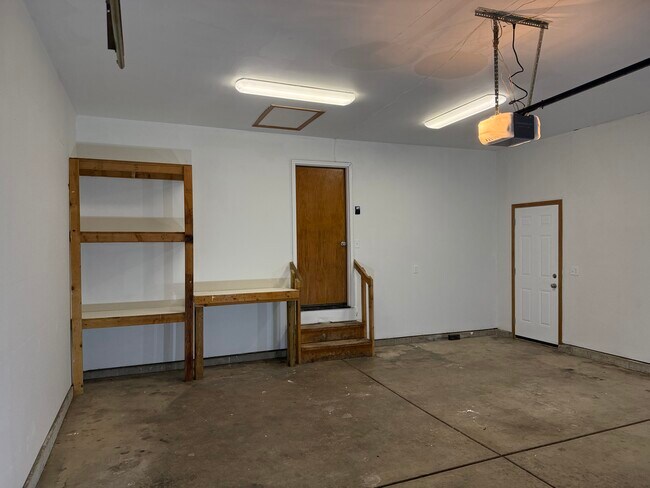 Building Photo - 1817 N Pine Grove St