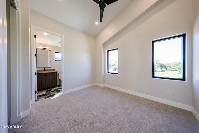 Building Photo - 6314 N 10th Dr