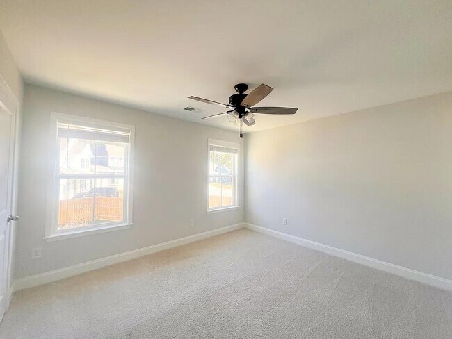 Building Photo - 1105 Cortland Vly